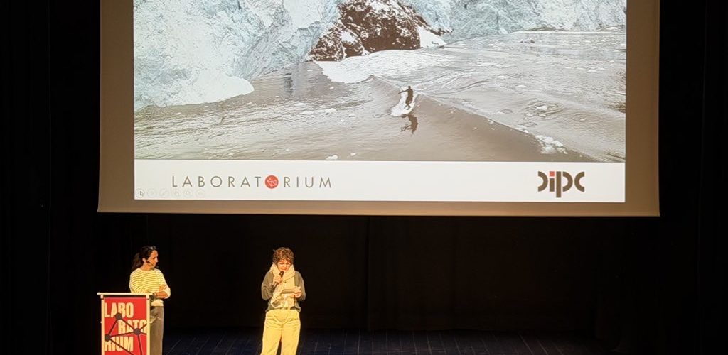 Kronika: “Kuantikaren olatua surfeatzen” hitzaldia