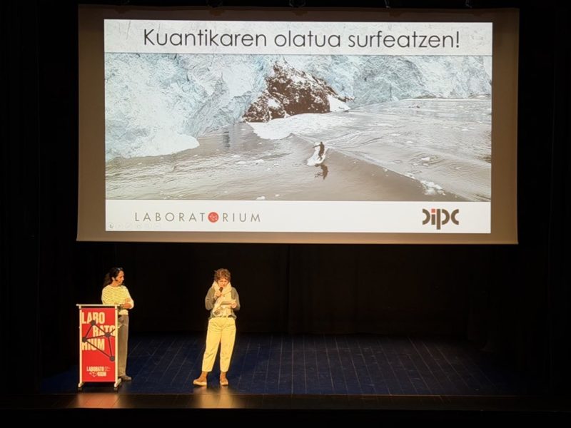 Kronika: “Kuantikaren olatua surfeatzen” hitzaldia