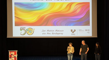 KRONIKA: Koloreen Kimika: Zientziaren eta Ikusgarritasunaren arteko elkargunea